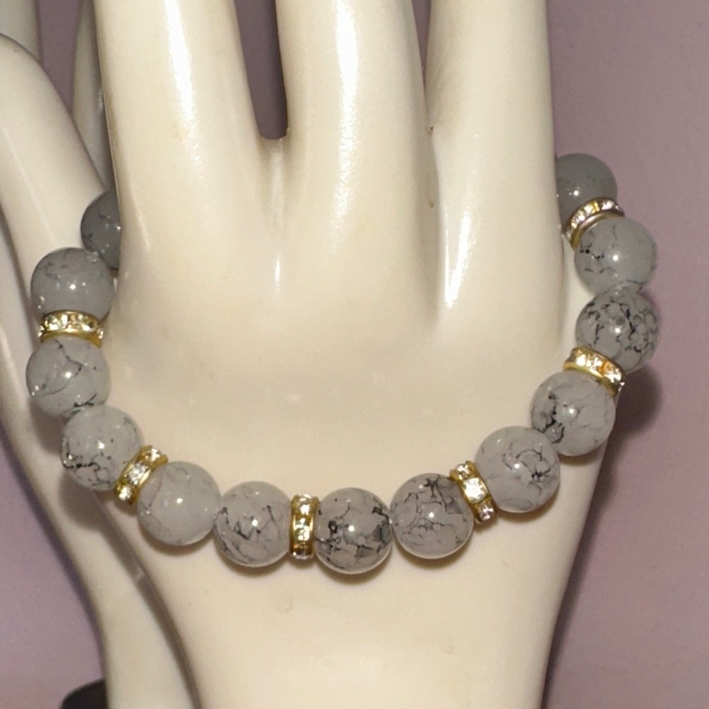 Howlite Gray & White Beaded Stretch Bracelet with Gold Rhinestone Accents